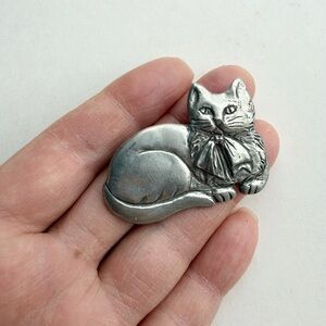 VINTAGE Seagull Pewter Decorative Cat Pin